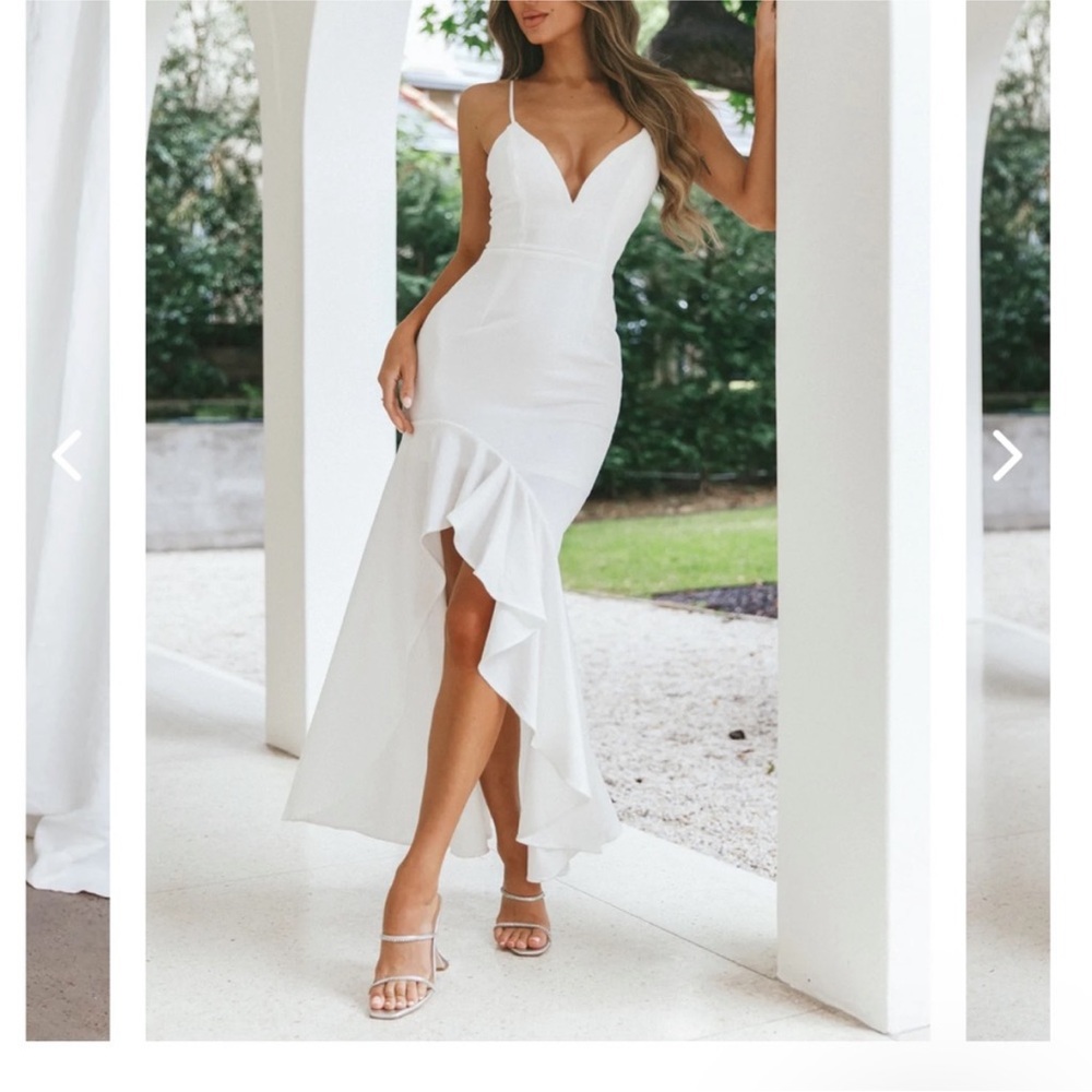 NWT- Selfie Leslie Darlene Front Split Flounce Hem Maxi Dress White